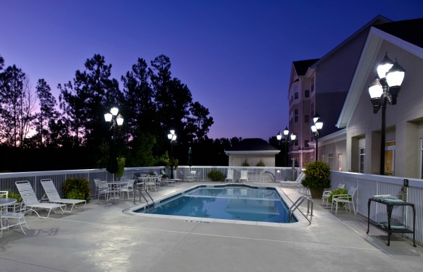 Be sure to take a refreshing dip in the outdoor pool during your stay in Birmingham.